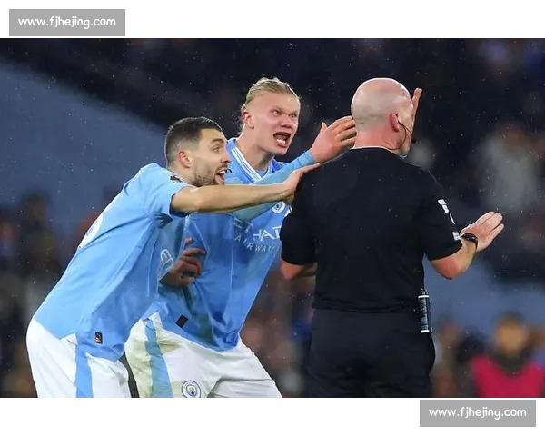 世俱杯争议判罚引爆瓜帅暴怒！多库补时被铲无哨，曼城错失绝杀遭淘汰